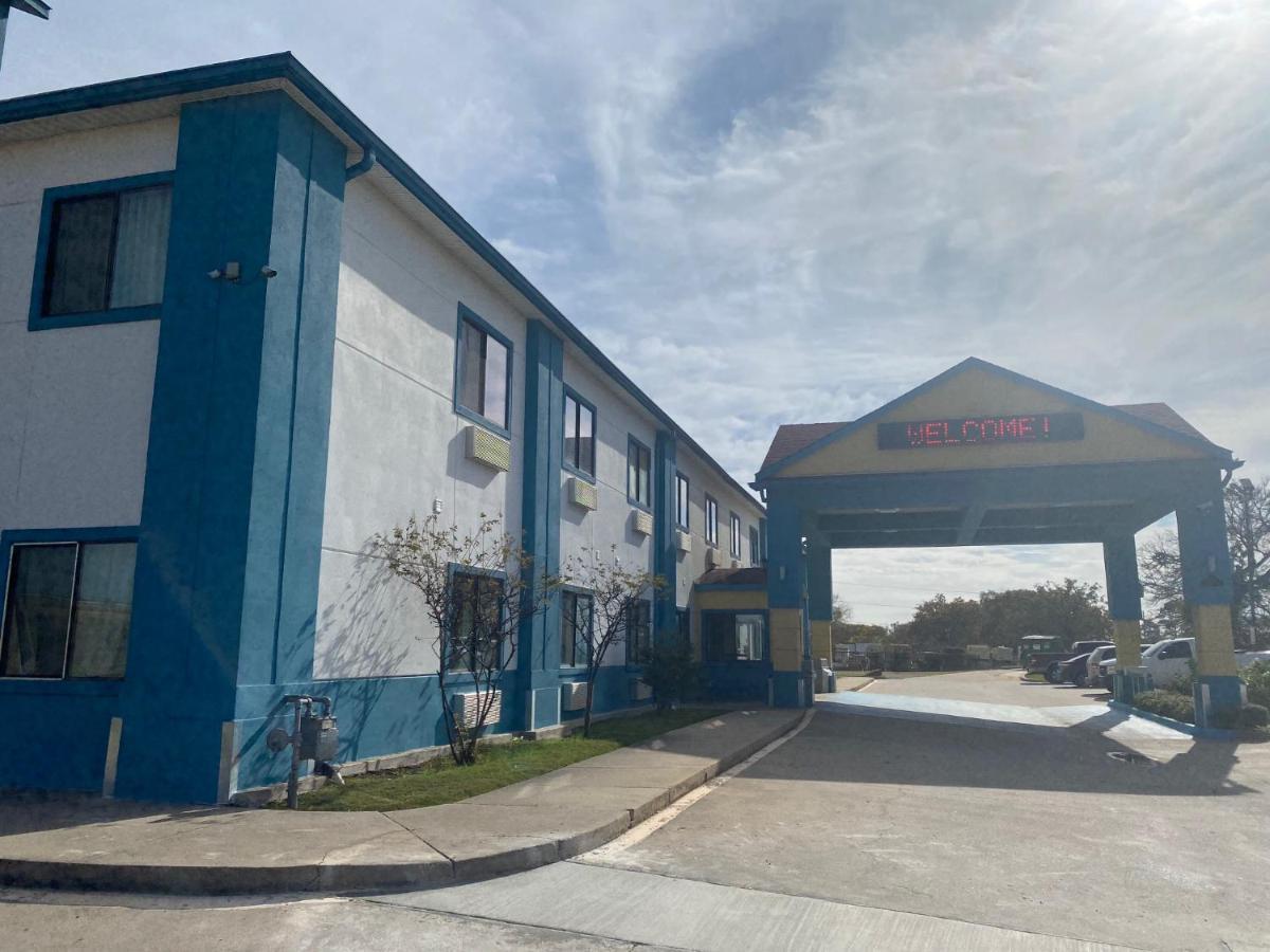 Tropicana Inn&suites