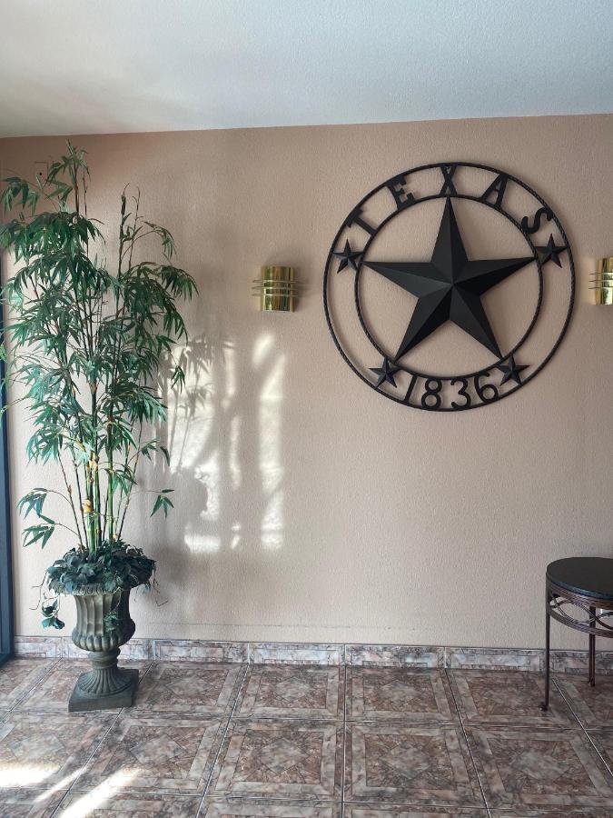 Tropicana Inn&suites