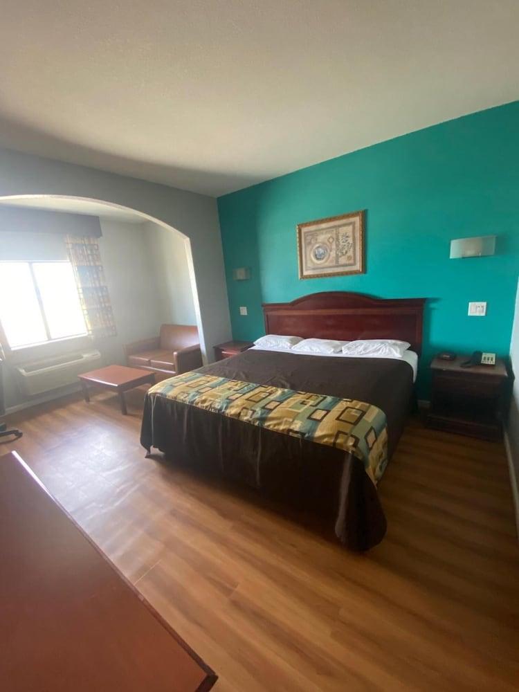 Tropicana Inn&suites