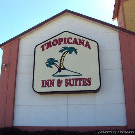 Tropicana Inn&suites *
