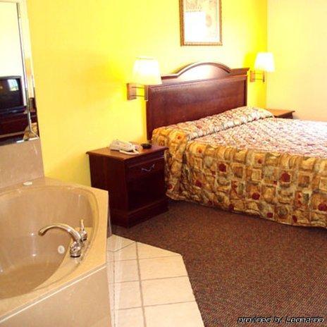 Tropicana Inn&suites Motel