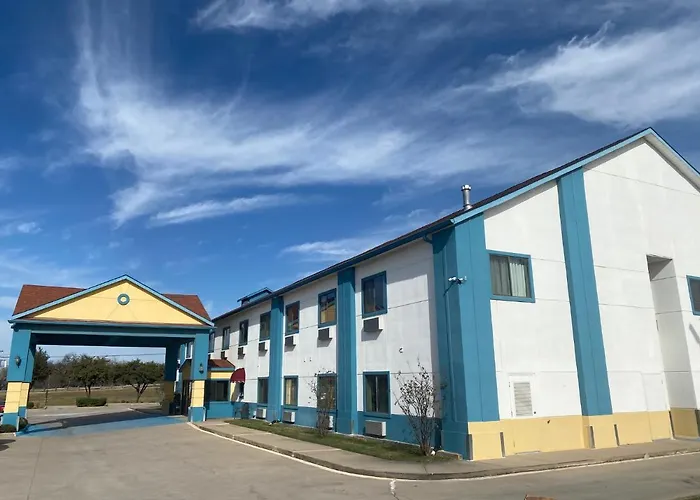 Tropicana Inn&Suites