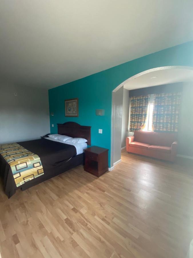 Tropicana Inn&suites Motel Dallas