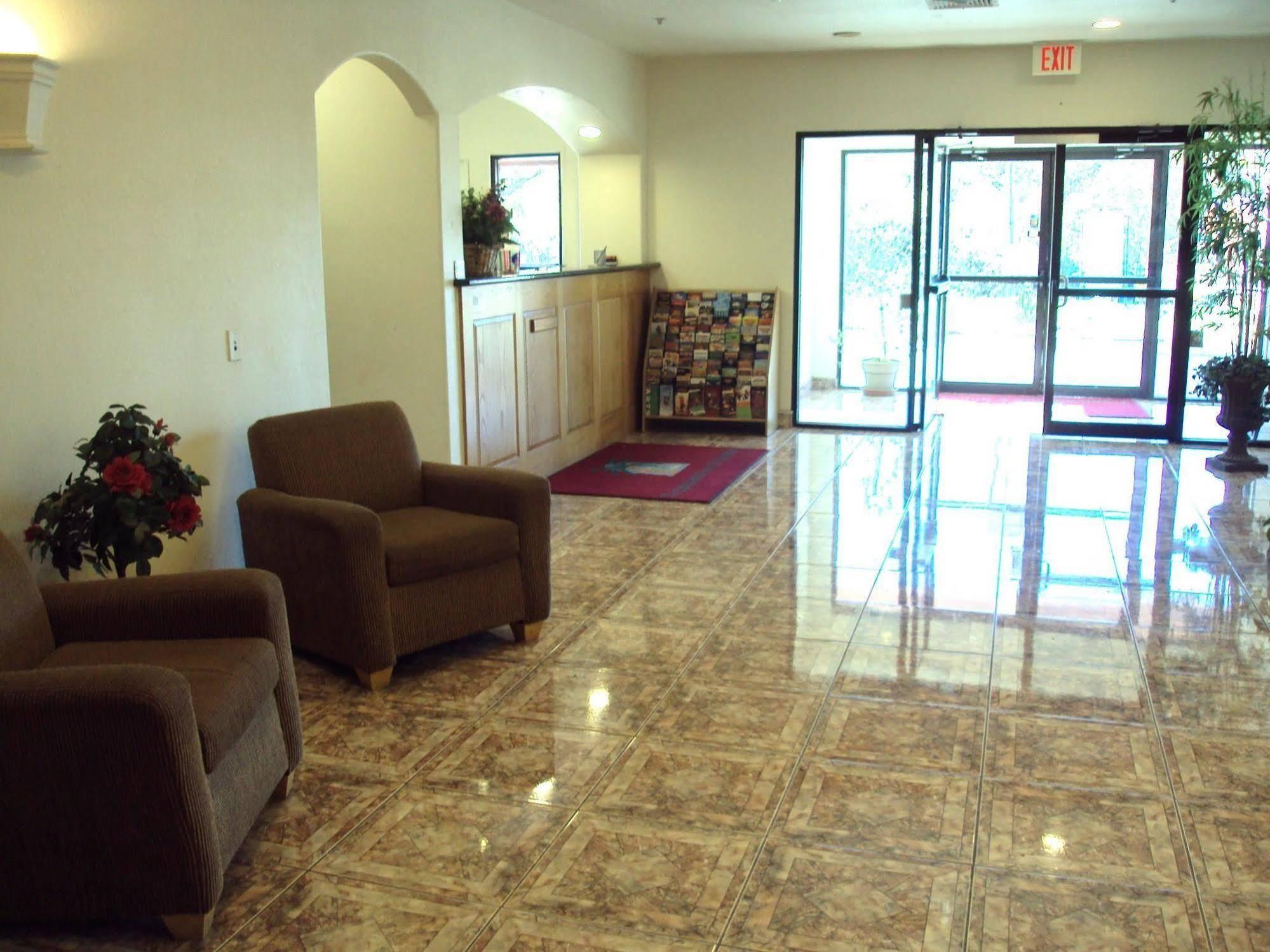 Tropicana Inn&suites Dallas