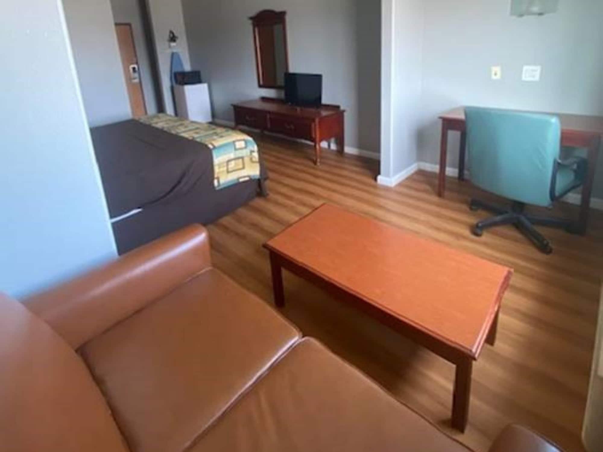 Tropicana Inn&suites Motel *