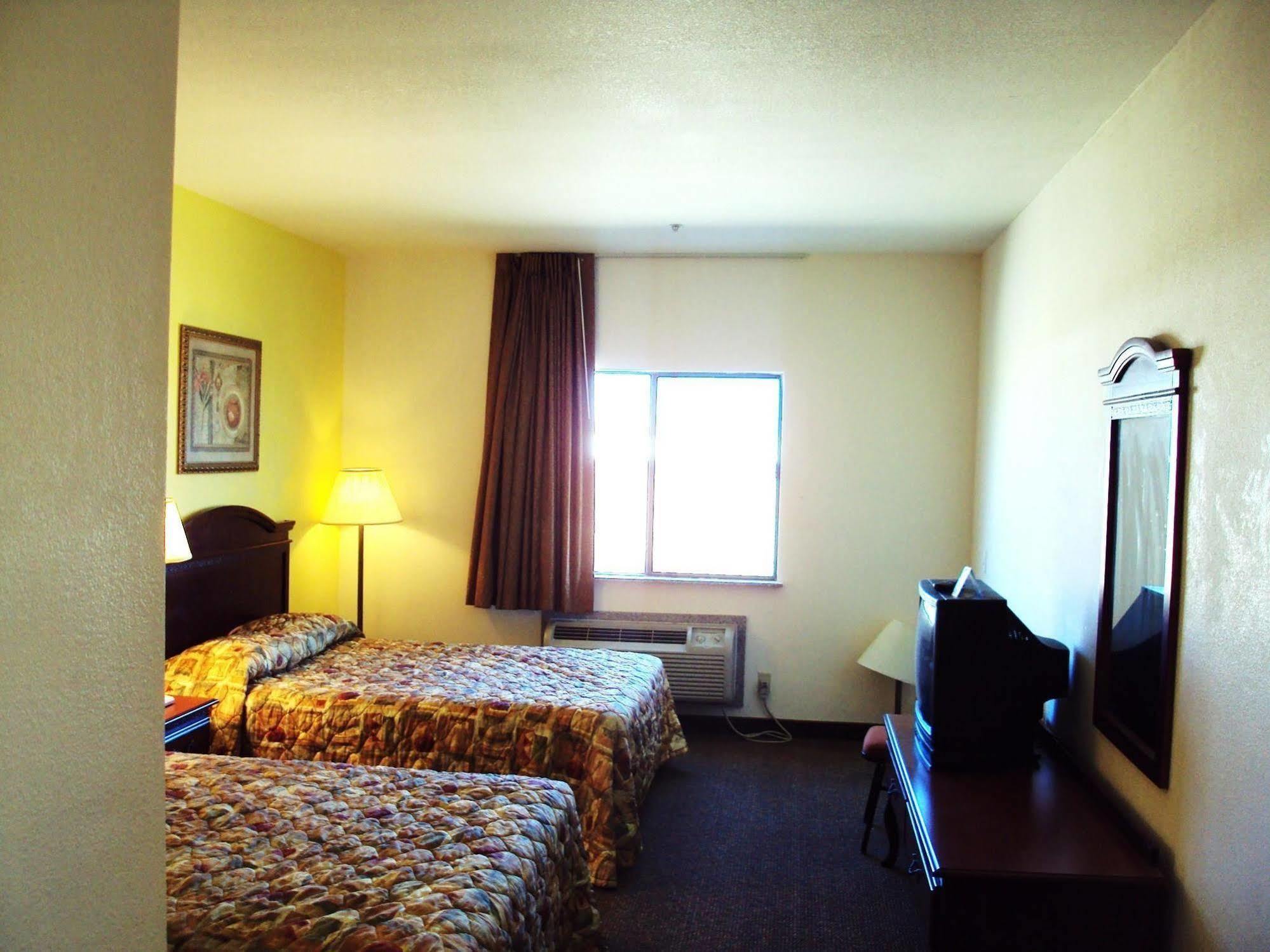 Tropicana Inn&suites