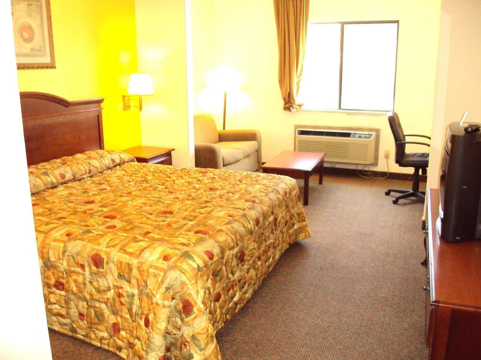 Tropicana Inn&suites Motel